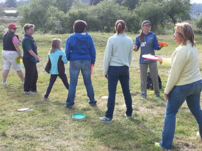 Paige Pierce growing the sport by teaching newbies to play disc golf.