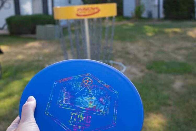 Infinite Discs tomb. One of the most recommended putt and approach discs for beginners.