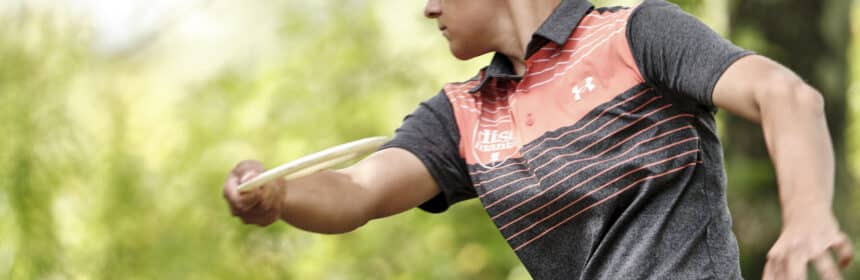 A professional disc golfer