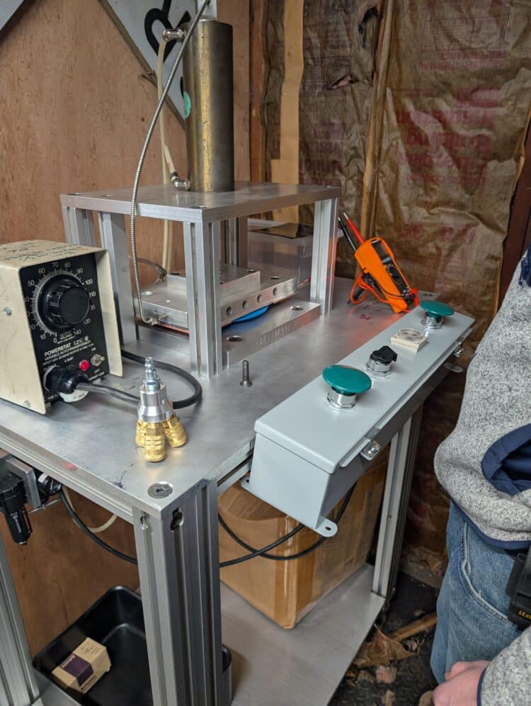 Homemade stamping equipment